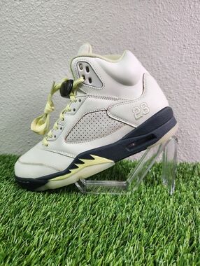 Air Jordan 5 Retro Luminous Green Size 9W (7 Men’s) Brand New White Yellow